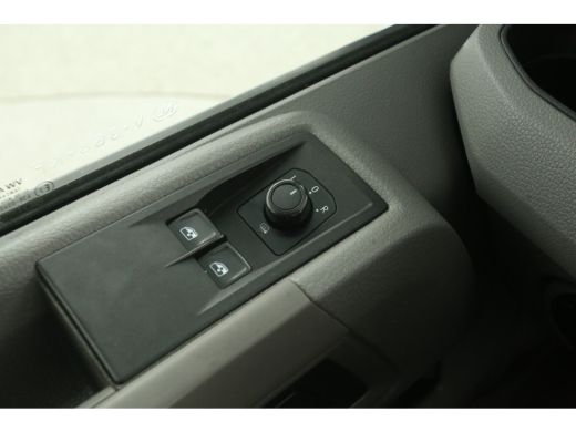 Volkswagen Crafter 30 2.0 TDI 140PK L3H2 | 3000kg Trekgew. | Airco | Cruise | Carplay | Navi | Parkeersens. ActivLease financial lease