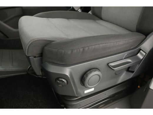 Volkswagen Crafter 30 2.0 TDI 140PK L3H2 | 3000kg Trekgew. | Airco | Cruise | Carplay | Navi | Parkeersens. ActivLease financial lease