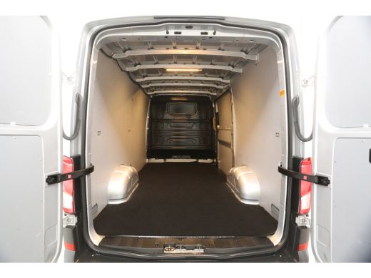 Volkswagen Crafter 30 2.0 TDI 140PK L3H2 | 3000kg Trekgew. | Airco | Cruise | Carplay | Navi | Parkeersens. ActivLease financial lease