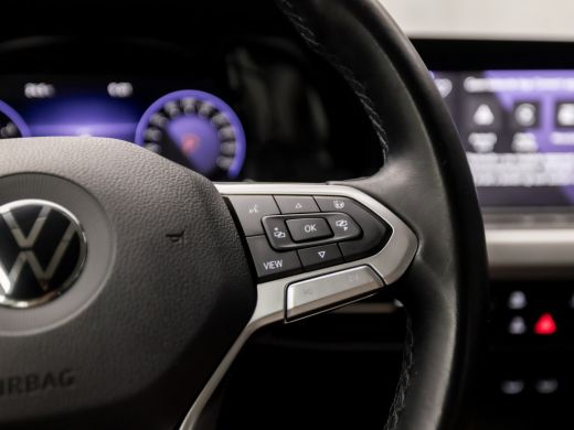 Volkswagen Golf 1.0 TSI Sportline Automaat (APPLE CARPLAY, GROOT NAVI, CLIMATE, STUUR/STOELVERWARMING, SFEERVERLI... ActivLease financial lease