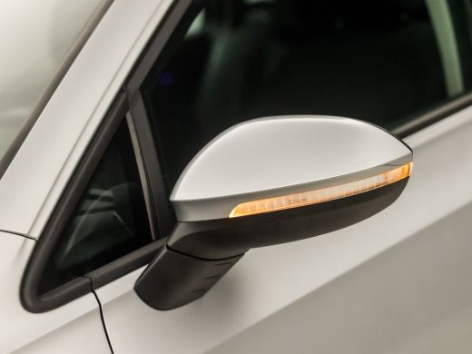 Volkswagen Golf 1.0 TSI Sportline Automaat (APPLE CARPLAY, GROOT NAVI, CLIMATE, STUUR/STOELVERWARMING, SFEERVERLI... ActivLease financial lease