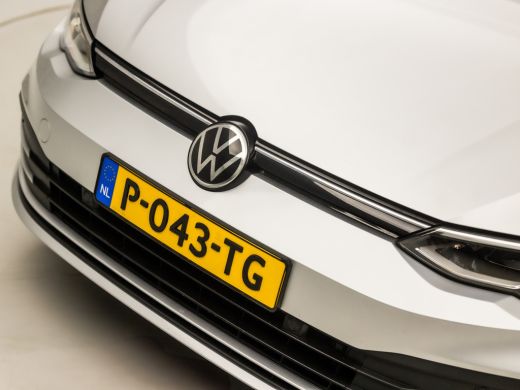Volkswagen Golf 1.0 TSI Sportline Automaat (APPLE CARPLAY, GROOT NAVI, CLIMATE, STUUR/STOELVERWARMING, SFEERVERLI... ActivLease financial lease