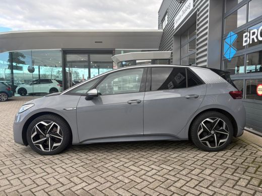 Volkswagen ID.3 First Plus 58 kWh 204 pk | Achteruitrijcamera | Navigatie | Stoel/stuur verwarmd | ActivLease financial lease