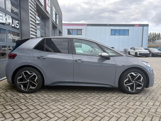 Volkswagen ID.3 First Plus 58 kWh 204 pk | Achteruitrijcamera | Navigatie | Stoel/stuur verwarmd | ActivLease financial lease