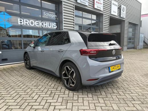 Volkswagen ID.3 First Plus 58 kWh 204 pk | Achteruitrijcamera | Navigatie | Stoel/stuur verwarmd | ActivLease financial lease