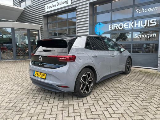 Volkswagen ID.3 First Plus 58 kWh 204 pk | Achteruitrijcamera | Navigatie | Stoel/stuur verwarmd | ActivLease financial lease