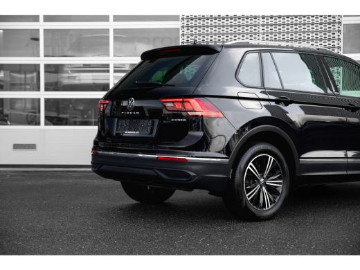 Volkswagen Tiguan 1.4 TSI eHybrid 245pk | Head up display | Stoelverwarming l Extra getinte ramen | Adaptief cruise... ActivLease financial lease