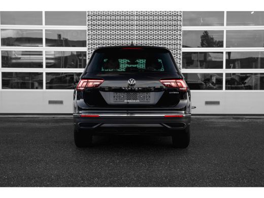 Volkswagen Tiguan 1.4 TSI eHybrid 245pk | Head up display | Stoelverwarming l Extra getinte ramen | Adaptief cruise... ActivLease financial lease