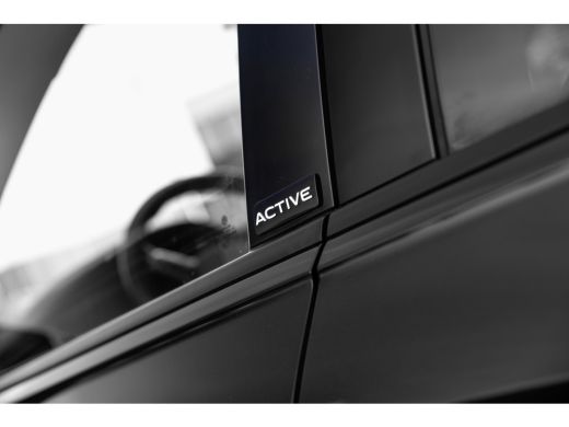 Volkswagen Tiguan 1.4 TSI eHybrid 245pk | Head up display | Stoelverwarming l Extra getinte ramen | Adaptief cruise... ActivLease financial lease