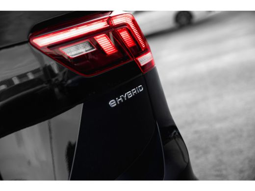Volkswagen Tiguan 1.4 TSI eHybrid 245pk | Head up display | Stoelverwarming l Extra getinte ramen | Adaptief cruise... ActivLease financial lease