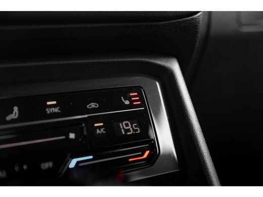 Volkswagen Tiguan 1.4 TSI eHybrid 245pk | Head up display | Stoelverwarming l Extra getinte ramen | Adaptief cruise... ActivLease financial lease