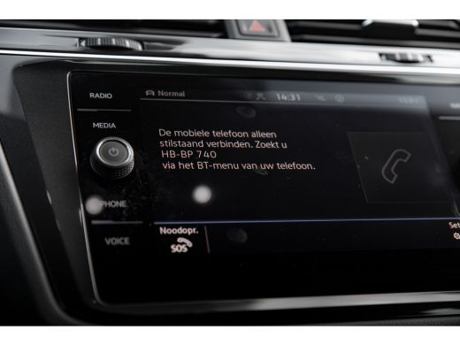 Volkswagen Tiguan 1.4 TSI eHybrid 245pk | Head up display | Stoelverwarming l Extra getinte ramen | Adaptief cruise... ActivLease financial lease