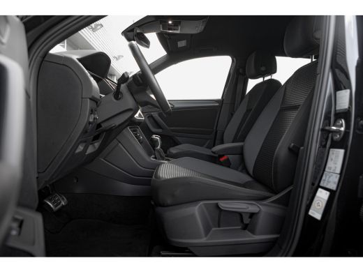 Volkswagen Tiguan 1.4 TSI eHybrid 245pk | Head up display | Stoelverwarming l Extra getinte ramen | Adaptief cruise... ActivLease financial lease