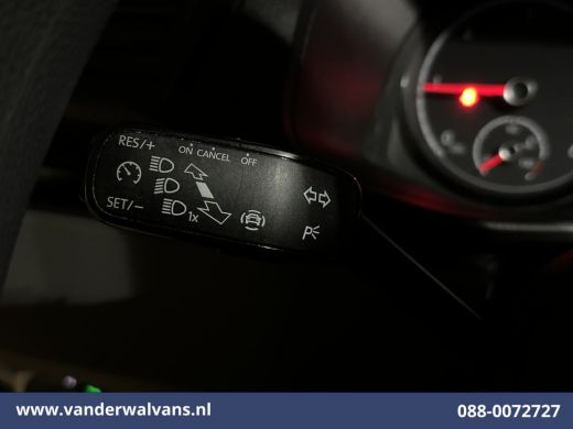 Volkswagen Transporter 2.0 TDI L1H1 Euro6 Airco | Camera | Cruisecontrol | Trekhaak | Sidebars Parkeersensoren ActivLease financial lease