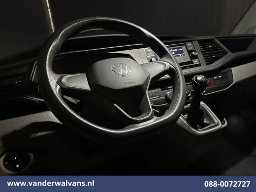 Volkswagen Transporter 2.0 TDI L1H1 Euro6 Airco | Camera | Cruisecontrol | Trekhaak | Sidebars Parkeersensoren ActivLease financial lease