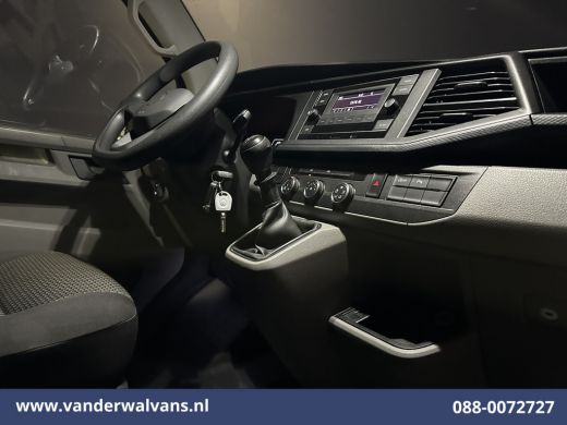 Volkswagen Transporter 2.0 TDI L1H1 Euro6 Airco | Camera | Cruisecontrol | Trekhaak | Sidebars Parkeersensoren ActivLease financial lease