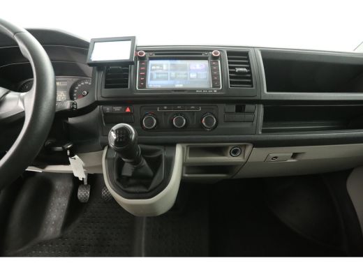 Volkswagen Transporter 2.0 TDI L2H1 | 140PK | Airco | Cruise | Camera | 3-Zits | Sidebars ActivLease financial lease