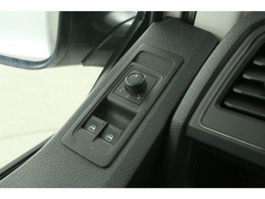 Volkswagen Transporter 2.0 TDI L2H1 | 140PK | Airco | Cruise | Camera | 3-Zits | Sidebars ActivLease financial lease