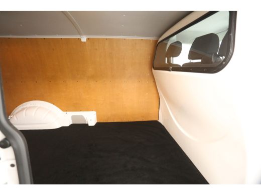 Volkswagen Transporter 2.0 TDI L2H1 | 140PK | Airco | Cruise | Camera | 3-Zits | Sidebars ActivLease financial lease