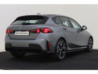 BMW 1 Serie 120 M Sport Automaat / Sportstoelen / M Adaptief onderstel / Comfort Access / Adaptieve LED / Par...