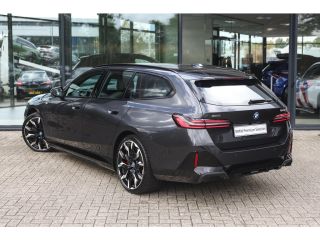 BMW 5 Serie Touring 550e xDrive M Sport Automaat / Panoramadak / Trekhaak / Adaptief onderstel professional /...