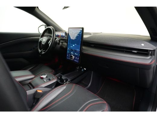 Ford Mustang Mach-E Mach-E Extended Range AWD 98 kWh | ALLE OPTIES! | Pano-dak | B&O audio | Technology pack + | 360 ... ActivLease financial lease