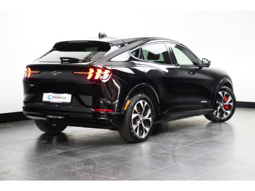 Ford Mustang Mach-E Mach-E Extended Range AWD 98 kWh | ALLE OPTIES! | Pano-dak | B&O audio | Technology pack + | 360 ... ActivLease financial lease