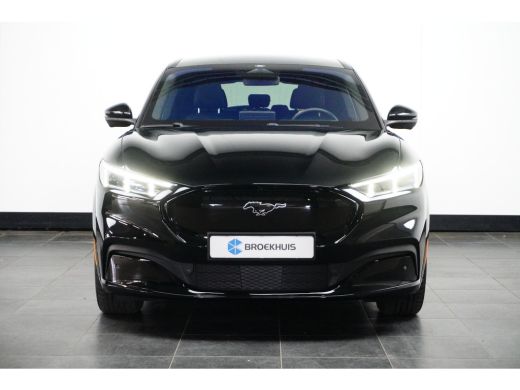 Ford Mustang Mach-E Mach-E Extended Range AWD 98 kWh | ALLE OPTIES! | Pano-dak | B&O audio | Technology pack + | 360 ... ActivLease financial lease