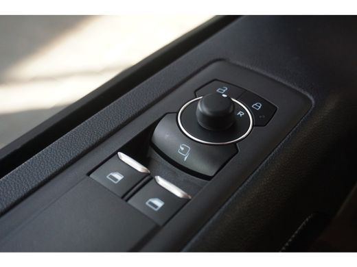 Ford Transit Custom 320 2.0 TDCI L2H1 Limited | Achteruitrijcamera | Apple Carplay/Android Auto|telefoonintegratie pr... ActivLease financial lease