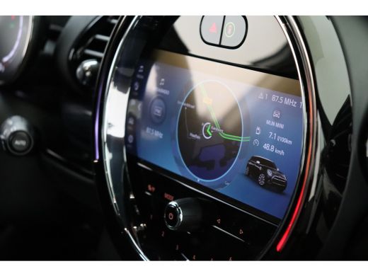 Mini Clubman Cooper Classic Automaat / Achteruitrijcamera / Comfort Access / LED / Stoelverwarming / PDC /  Cr... ActivLease financial lease