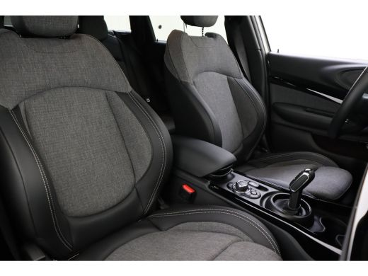 Mini Clubman Cooper Classic Automaat / Achteruitrijcamera / Comfort Access / LED / Stoelverwarming / PDC /  Cr... ActivLease financial lease