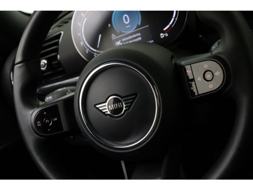 Mini Clubman Cooper Classic Automaat / Achteruitrijcamera / Comfort Access / LED / Stoelverwarming / PDC /  Cr... ActivLease financial lease