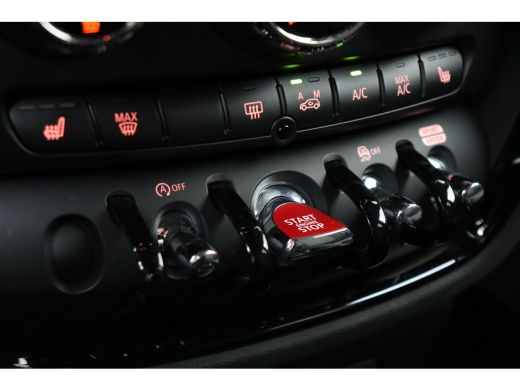 Mini Clubman Cooper Classic Automaat / Achteruitrijcamera / Comfort Access / LED / Stoelverwarming / PDC /  Cr... ActivLease financial lease