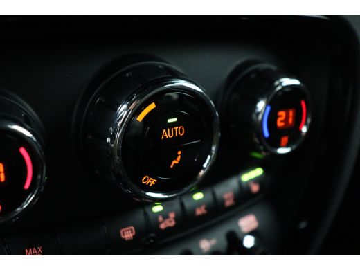 Mini Clubman Cooper Classic Automaat / Achteruitrijcamera / Comfort Access / LED / Stoelverwarming / PDC /  Cr... ActivLease financial lease