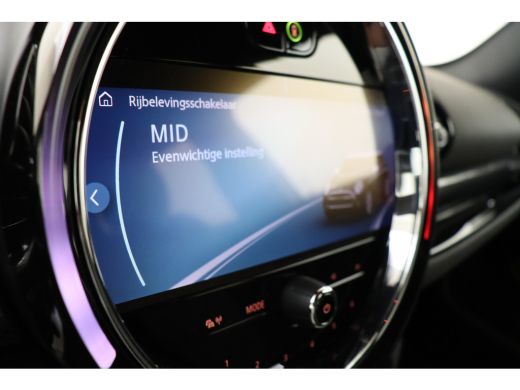Mini Clubman Cooper Classic Automaat / Achteruitrijcamera / Comfort Access / LED / Stoelverwarming / PDC /  Cr... ActivLease financial lease