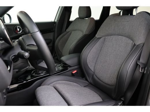 Mini Clubman Cooper Classic Automaat / Achteruitrijcamera / Comfort Access / LED / Stoelverwarming / PDC /  Cr... ActivLease financial lease