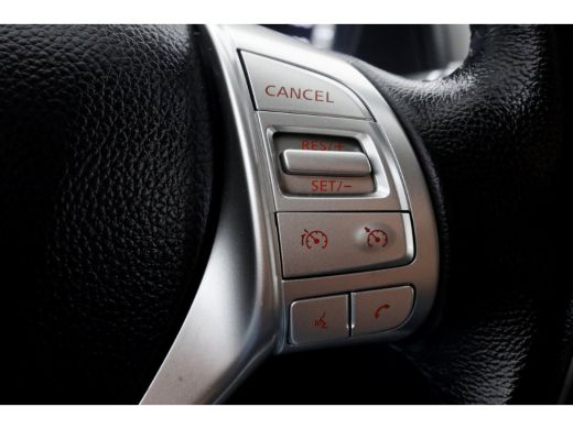 Nissan Navara 2.3 dCi 190pk Automaat Tekna 4x4 + Sperdiff. Trekhaak 3500kg 09-2020 ActivLease financial lease