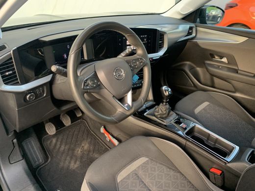 Opel Mokka 1.2 100pk 6 versnellingen Airco | DAB | Cruise Control | LMV 16" | Navi by app | Full led | 1ste ... ActivLease financial lease