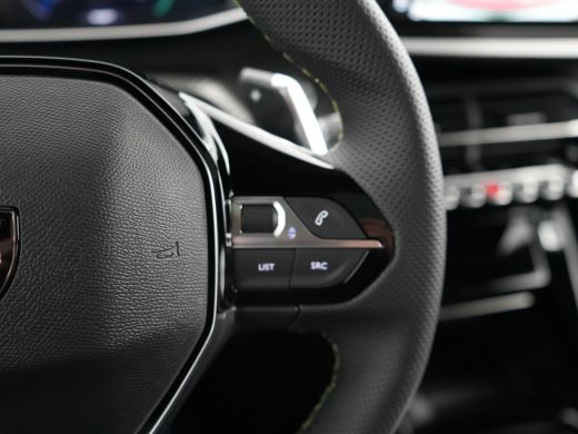 Peugeot 2008 GT | Advanced Active Safety Brake met camera en radar | Climate Control | Elektrisch verstelbare ... ActivLease financial lease