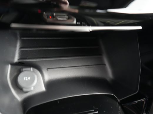 Peugeot 2008 GT | Advanced Active Safety Brake met camera en radar | Climate Control | Elektrisch verstelbare ... ActivLease financial lease