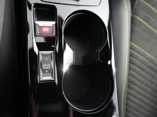 Peugeot 2008 GT | Advanced Active Safety Brake met camera en radar | Climate Control | Elektrisch verstelbare ... ActivLease financial lease