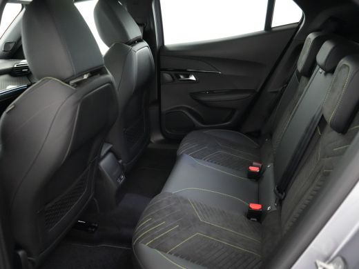 Peugeot 2008 GT | Advanced Active Safety Brake met camera en radar | Climate Control | Elektrisch verstelbare ... ActivLease financial lease