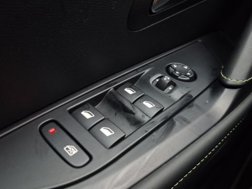 Peugeot 208 Hybrid 100 e-DCS6 GT Stoelverwarming | Camera | Parkeersensoren | Keyless | ActivLease financial lease