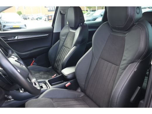 Skoda Karoq 1.5 TSI ACT Business Edition Plus 149PK | Achteruitrijcamera | Keyless entry/start | Trekhaak uit... ActivLease financial lease