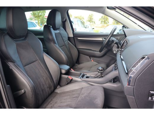 Skoda Karoq 1.5 TSI ACT Business Edition Plus 149PK | Achteruitrijcamera | Keyless entry/start | Trekhaak uit... ActivLease financial lease