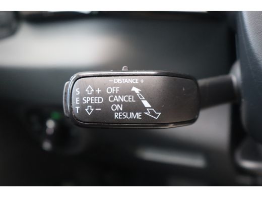 Skoda Karoq 1.5 TSI ACT Business Edition Plus 149PK | Achteruitrijcamera | Keyless entry/start | Trekhaak uit... ActivLease financial lease