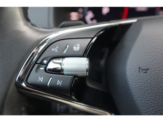 Skoda Karoq 1.5 TSI ACT Business Edition Plus 149PK | Achteruitrijcamera | Keyless entry/start | Trekhaak uit... ActivLease financial lease