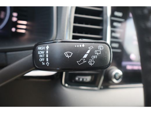 Skoda Karoq 1.5 TSI ACT Business Edition Plus 149PK | Achteruitrijcamera | Keyless entry/start | Trekhaak uit... ActivLease financial lease