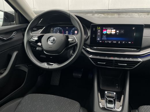 Skoda Octavia Combi 1.5 e-TSI Business Edition | Elek. Trekhaak | Virtual Cockpit | Carplay | LED | Navi ActivLease financial lease