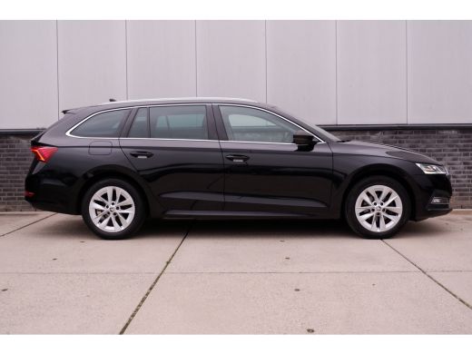 Skoda Octavia Combi 1.5 e-TSI Business Edition | Elek. Trekhaak | Virtual Cockpit | Carplay | LED | Navi ActivLease financial lease